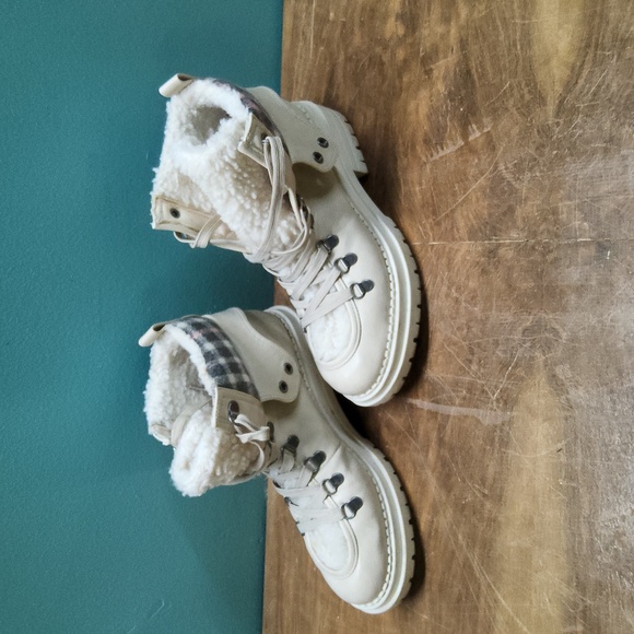 Women's boots - Picture 3 of 3